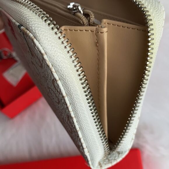 NEW ladies Guess leather wallet with keychain - Picture 8 of 11